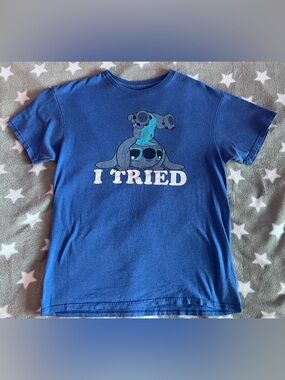 Men’s Stitch Graphic T Size Medium